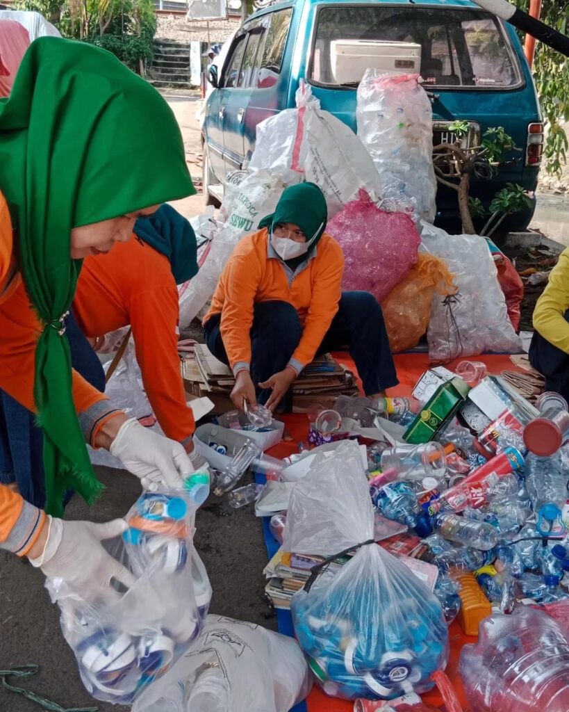 sosialisasi pengurangan sampah plastik dlh jawa timur
